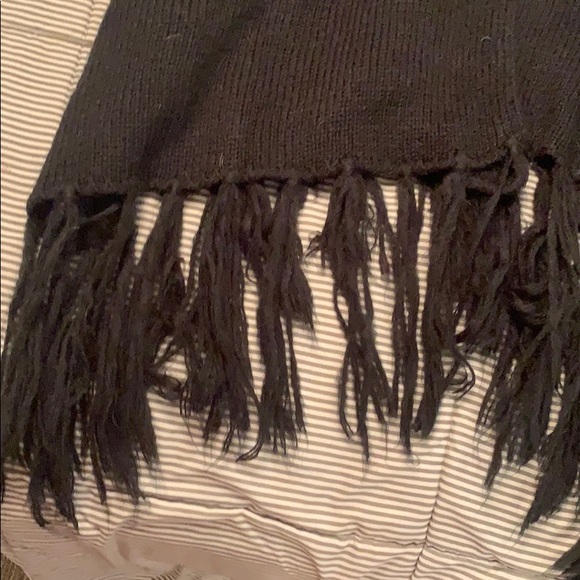 Hooded poncho - Picture 4 of 5